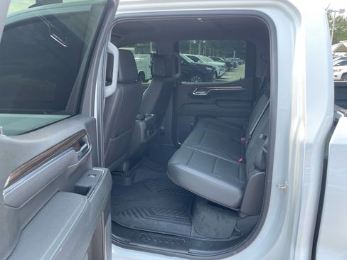 Used 2025 Chevrolet Silverado 1500 LT Trail Boss w/ LT Trail Boss Premium Package AWD/4WD image 5