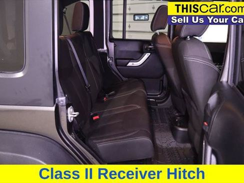 Used 2018 Jeep Wrangler Unlimited Rubicon w/ Connectivity Group AWD/4WD image 25