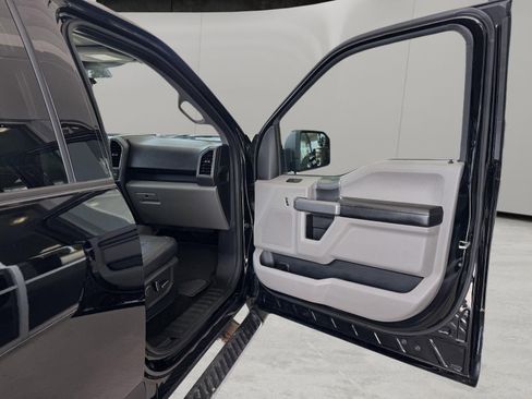 Used 2018 Ford F150 XLT w/ Equipment Group 302A Luxury AWD/4WD image 32