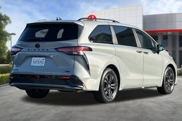 Certified 2025 Toyota Sienna XSE w/ XSE Premium Package AWD/4WD image 5