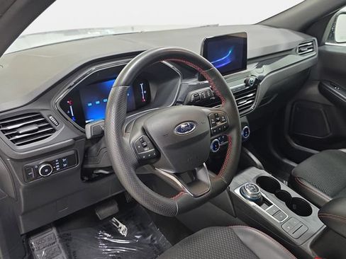 Certified 2025 Ford Escape ST-Line Select AWD/4WD image 13