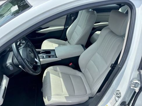 Used 2018 Honda Accord Touring image 11