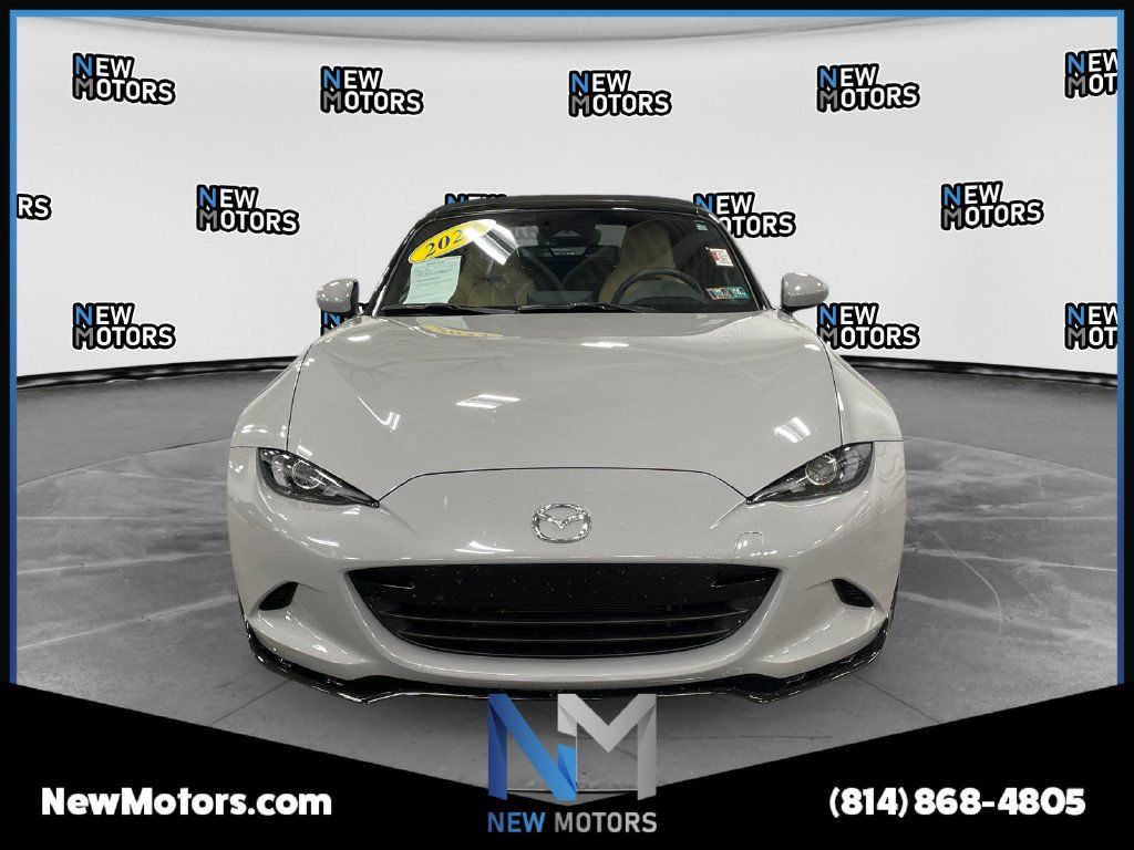 Used 2024 MAZDA MX-5 Miata Grand Touring w/ Appearance Package RWD image 8