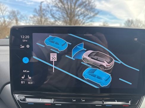 Used 2023 Volkswagen ID.4 Pro image 25