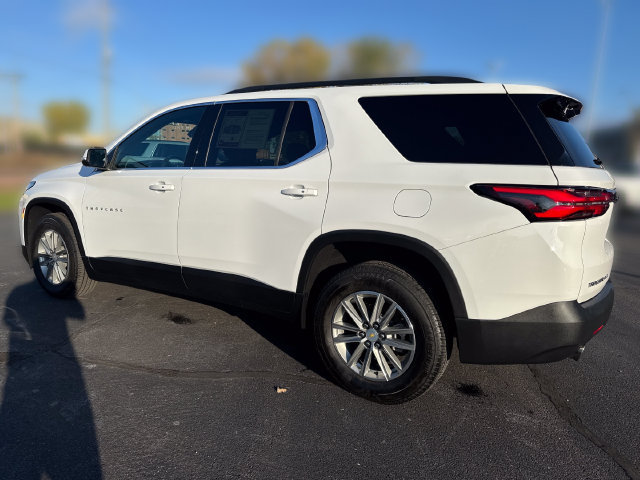 Used 2023 Chevrolet Traverse LT w/ Rear Camera Mirror Package AWD/4WD image 3