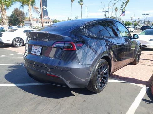 Used 2020 Tesla Model Y Long Range image 6