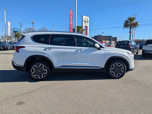 Used 2023 Hyundai Santa Fe SEL Premium image 2