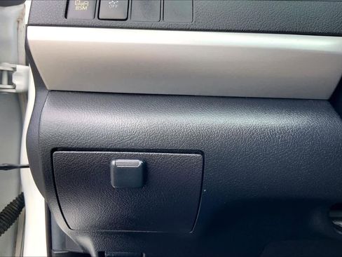 Used 2015 Toyota Camry XSE FWD image 33
