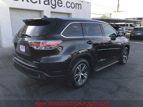 Used 2016 Toyota Highlander XLE w/ Protection Package #3 AWD/4WD image 7