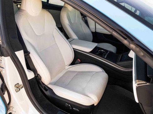 Used 2022 Tesla Model S Plaid image 26