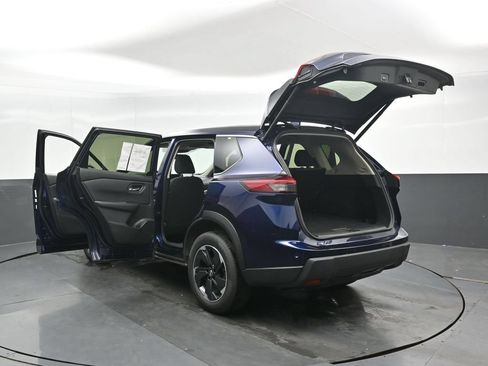 Used 2025 Nissan Rogue SV AWD/4WD image 49