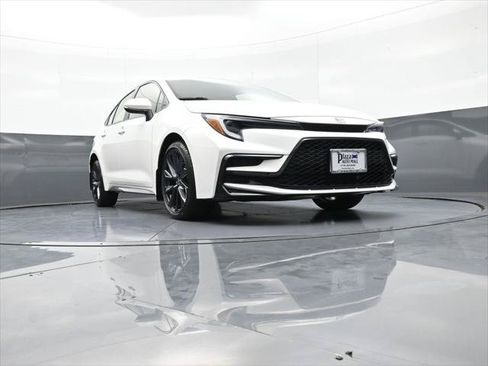 Certified 2026 Toyota Corolla SE FWD image 27