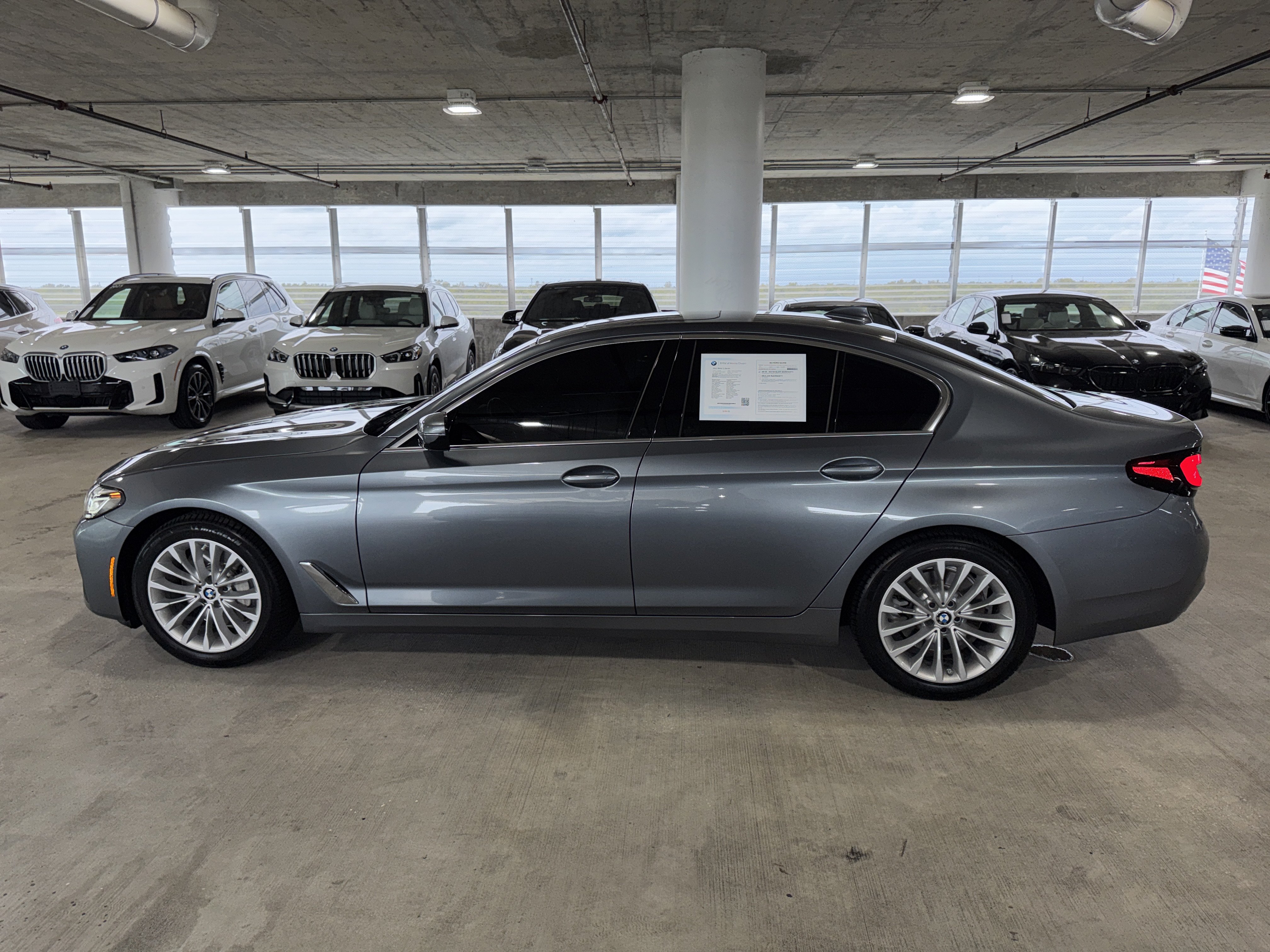Used 2022 BMW 530i w/ Premium Package RWD image 5