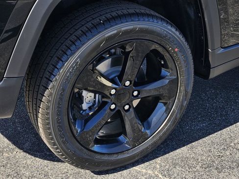 New 2025 Jeep Grand Cherokee Limited image 9