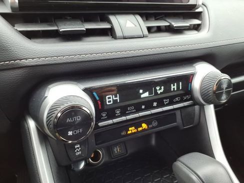 Certified 2025 Toyota RAV4 XLE image 21