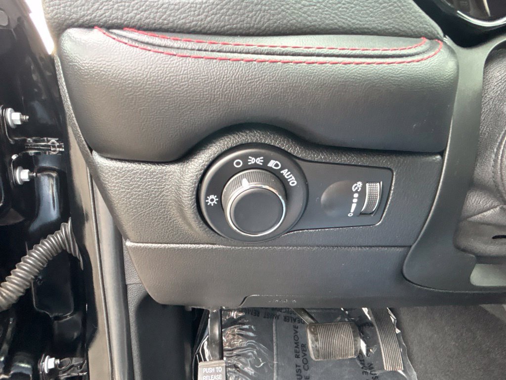 Used 2025 Dodge Durango GT AWD/4WD image 28