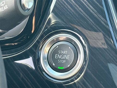 Used 2025 Cadillac XT6 Premium Luxury w/ Technology Package image 22