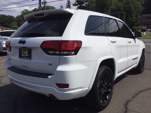 Used 2019 Jeep Grand Cherokee Altitude AWD/4WD image 8