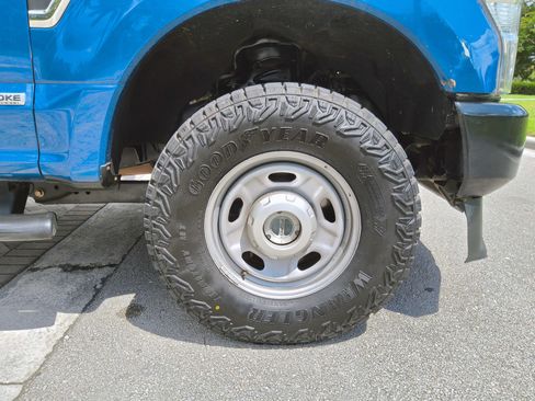 Used 2022 Ford F250 XL w/ Power Equipment Group AWD/4WD image 40