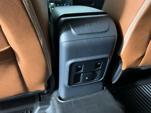 Used 2022 Ford Bronco 4-Door AWD/4WD image 32