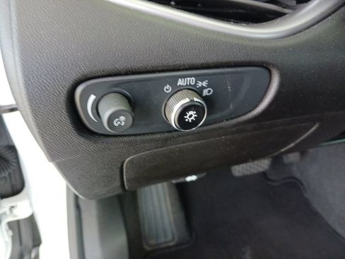 Used 2024 Chevrolet Malibu LT FWD image 34