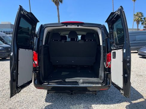 Used 2019 Mercedes-Benz Metris Passenger image 9