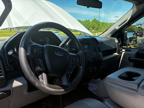 Used 2022 Ford F150 XLT w/ Equipment Group 301A Mid AWD/4WD image 4