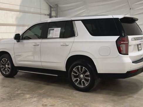 Used 2022 Chevrolet Tahoe LT w/ Luxury Package RWD image 2