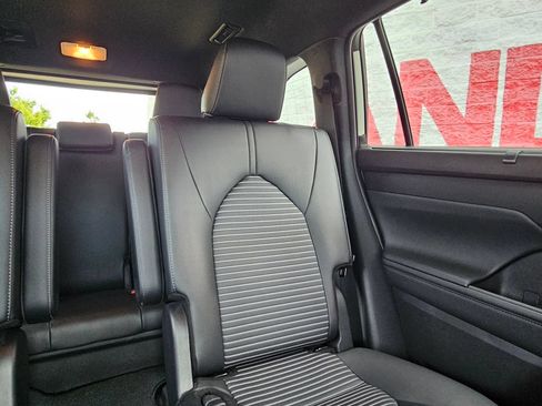 Used 2024 Toyota Highlander XSE FWD image 26