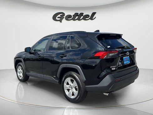 Used 2021 Toyota RAV4 XLE AWD/4WD image 5