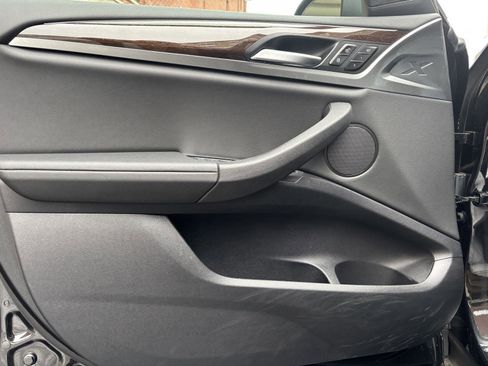 Used 2024 BMW X4 xDrive30i w/ Premium Package image 10