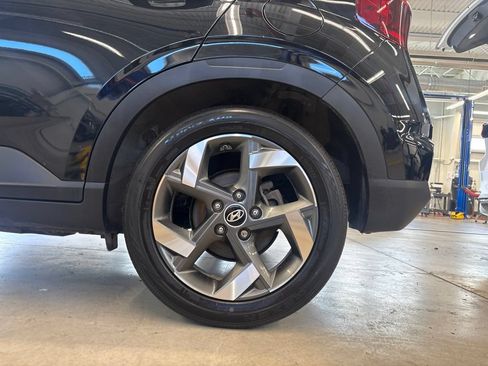 Used 2023 Hyundai Venue SEL FWD image 24