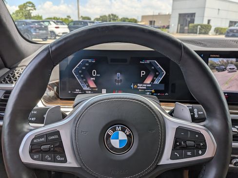 Used 2026 BMW X7 xDrive40i w/ M Sport Package AWD/4WD image 29