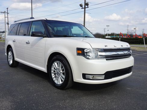Used 2019 Ford Flex SEL image 3