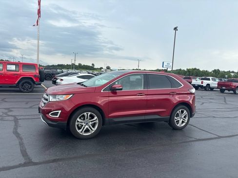 Used 2017 Ford Edge Titanium w/ Equipment Group 301A FWD image 3