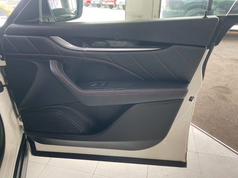 Used 2019 Maserati Levante image 29