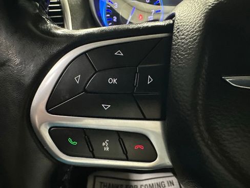 Used 2019 Chrysler 300 Touring RWD image 19