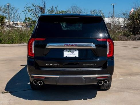 Used 2021 GMC Yukon Denali image 3