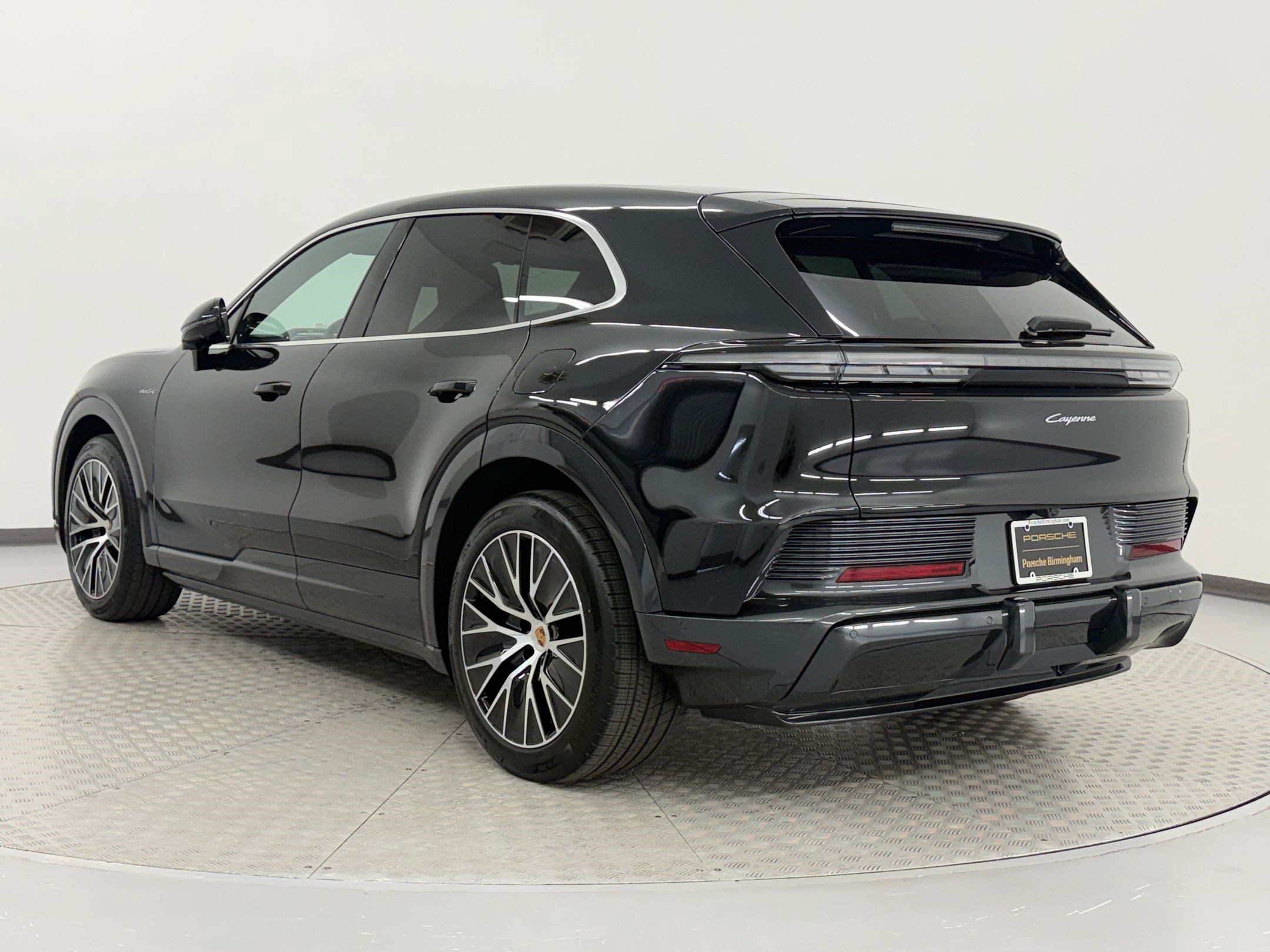 New 2026 Porsche Cayenne Electric AWD/4WD image 3