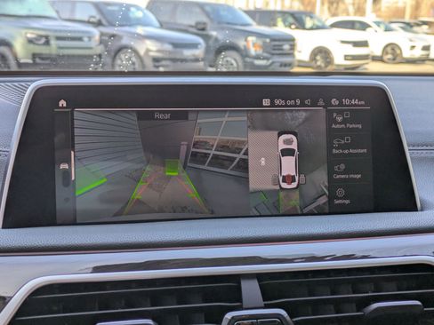 Used 2022 BMW 750i xDrive image 22