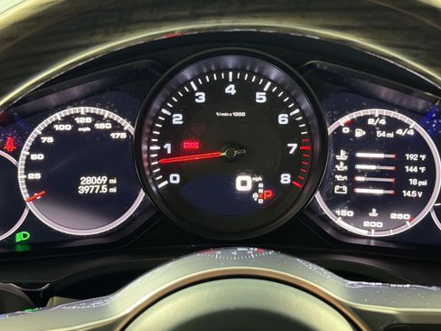 Used 2023 Porsche Cayenne Platinum Edition AWD/4WD image 17