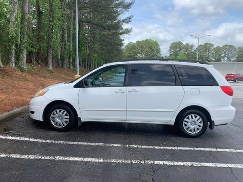 Used 2008 Toyota Sienna LE FWD image 2