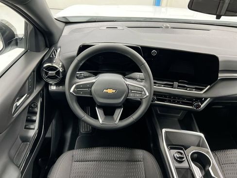 New 2026 Chevrolet Equinox LT image 11