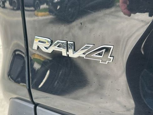 Used 2023 Toyota RAV4 XLE image 9