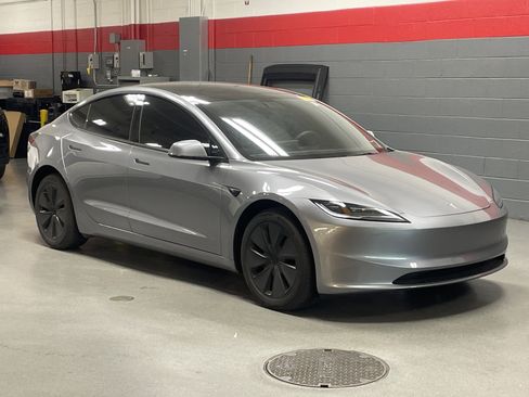 Used 2025 Tesla Model 3 Long Range image 2