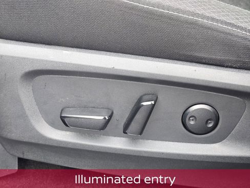 Used 2024 Nissan Pathfinder SV AWD/4WD image 16
