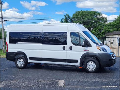 Used 2021 RAM ProMaster 2500 w/ Premium Appearance Group FWD image 12