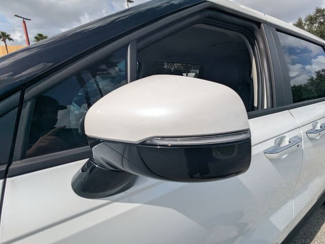 New 2027 Kia Carnival FWD image 12