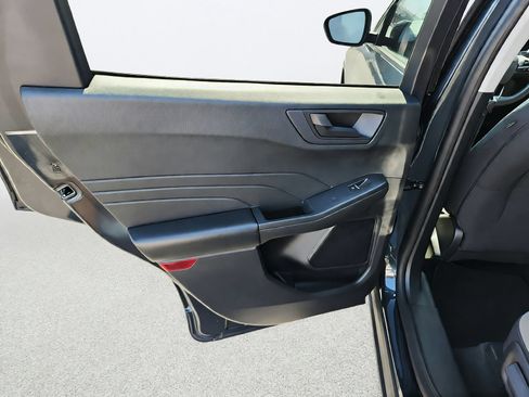 Used 2022 Ford Escape SE w/ SE Sport Appearance Package FWD image 23