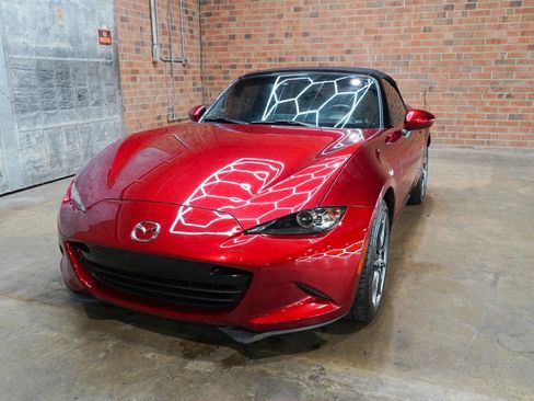 Used 2019 MAZDA MX-5 Miata Grand Touring RWD image 7